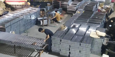 金泰伸縮皮帶機(jī)較其他輸送設(shè)備不同的地方及其在各個(gè)行業(yè)的廣泛應(yīng)用