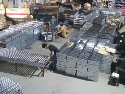 金泰-伸縮線(xiàn)生產(chǎn)中